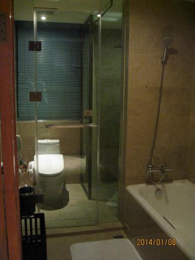 シャワーブースとウォシュレット