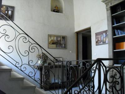 階段です。エレベータはありません。