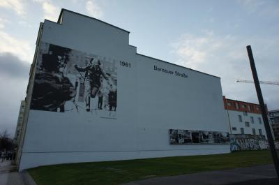 すぐ近くにはベルリンの壁があったそうです。