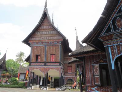 名前の通りインドネシアが凝縮された公園