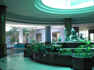 マーメイドとイルカの噴水がステキです