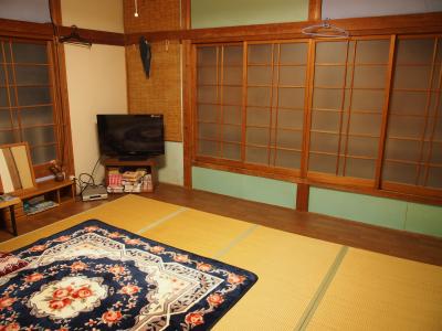 温泉が楽しめる海辺の民宿。