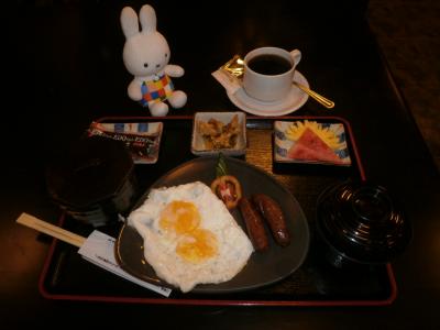 朝食和食コースの具体例。日本茶は無料です。