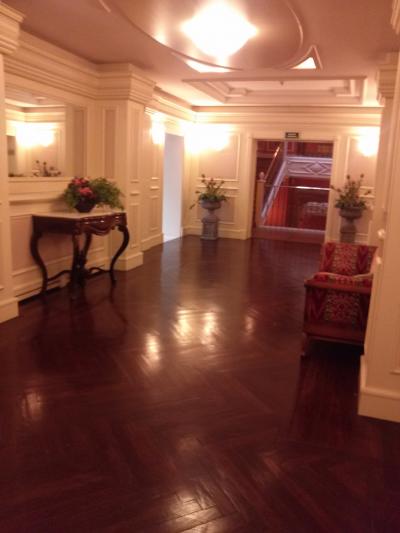 各階にホールがあり、少し雰囲気が階ごとに違います。