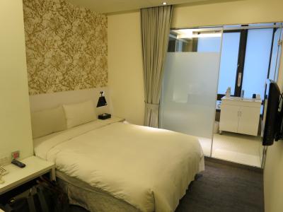 トイレの壁はガラスである