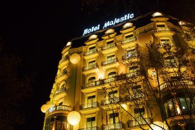 夜のライトアップも美しいです