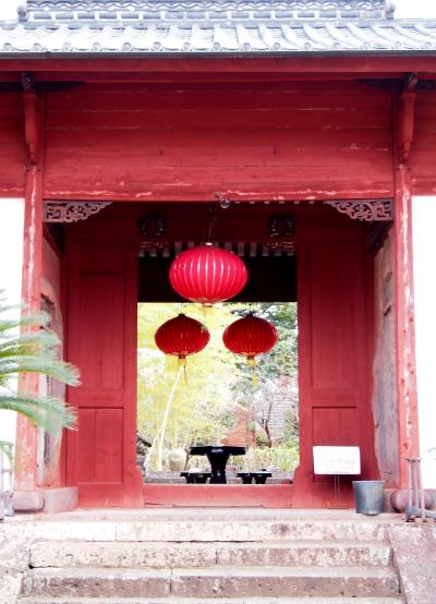 中国風の建物が美しい唐寺です。