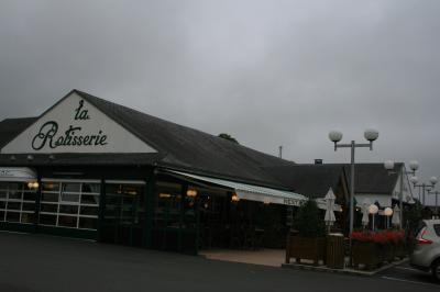 ホテルのはす向かいのレストラン