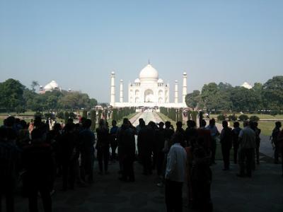 王が妃のために建てた巨大なお墓　タージマハル