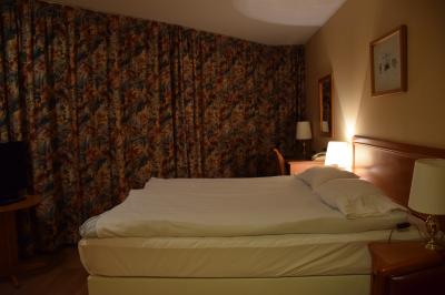 お部屋はこんなシンプルな感じです。