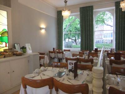 明るいダイニング