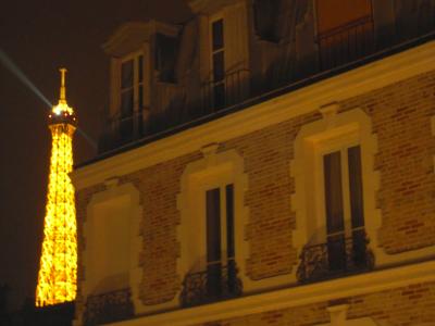 部屋から見えたエッフェル塔です。