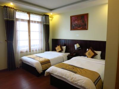 落ち着いた色調でリラックスできる部屋。お掃除も大変丁寧でした