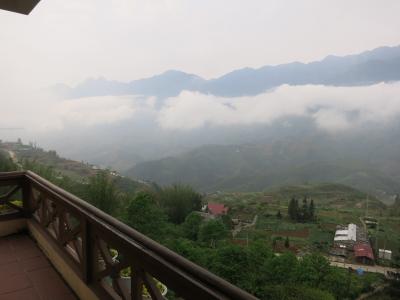 山側のバルコニー付のお部屋からはこんな眺めが！手すりがそれほ