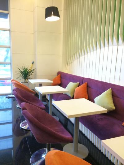 ここも朝食場所です。リラックスルームとして利用も出来ます