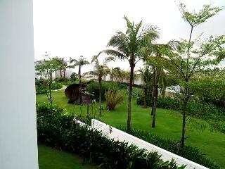 晴れていれば奥には海が見えます