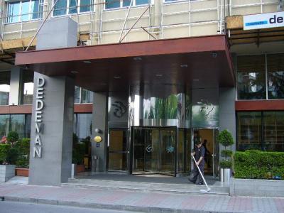 近代的なホテルです