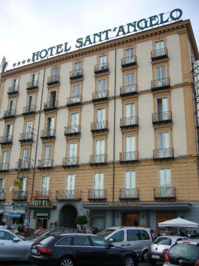 外観は古いですね