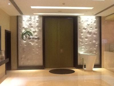 ロビー階右奥にあるクラブ. 時々深夜までうるさいことがある.