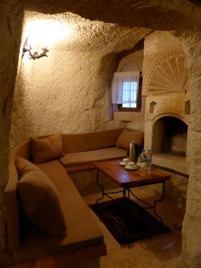 こんなスペースもあり。サービスのミネラルウォーター付きです。