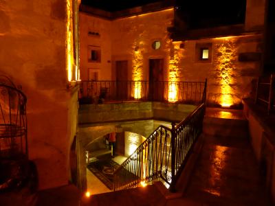 部屋のある建物は，レセプションから離れたところにありました。