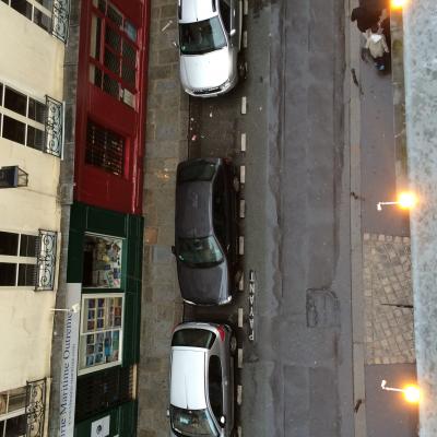 ホテル玄関の前