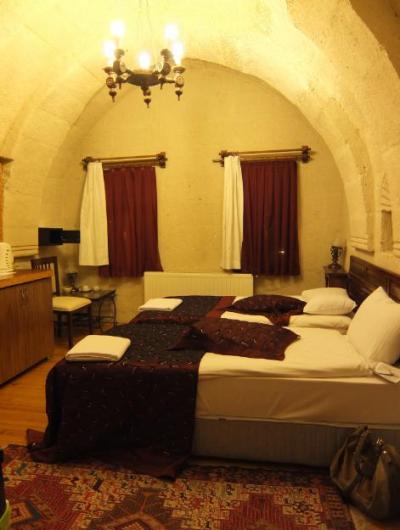 洞窟ホテル客室