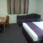 部屋はシンプル