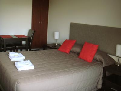 ベッドは多い目。もう１つベッドがあります。