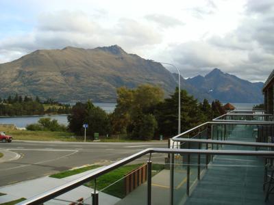 広いベランダ。天気はいまいちでしたが眺めは最高！