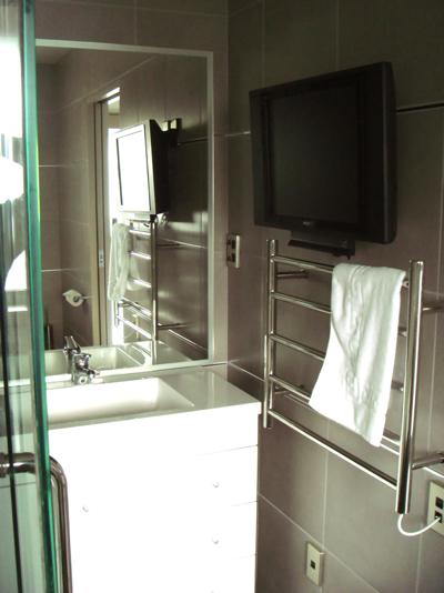 タオルはヒーターで乾くようになってます。