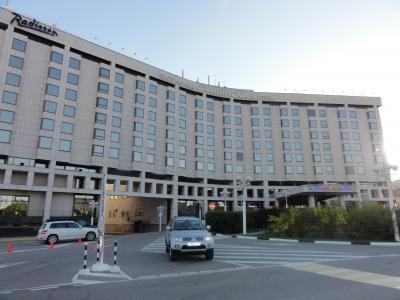 外観は立派、軽いカーブになっている、こちら側は眺めがよい