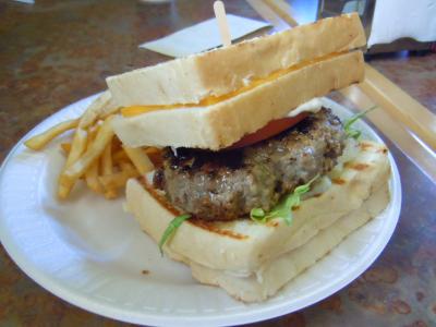 知らないで入ったら結構有名なお店でしたぁ～