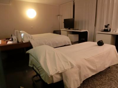 大人2人、子ども1人で宿泊。部屋は広々。