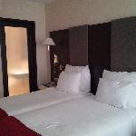 部屋は広くて清潔