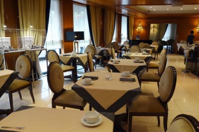 朝食レストラン