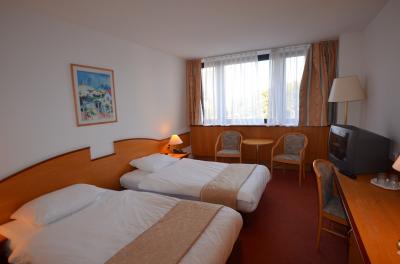 シンプルな室内