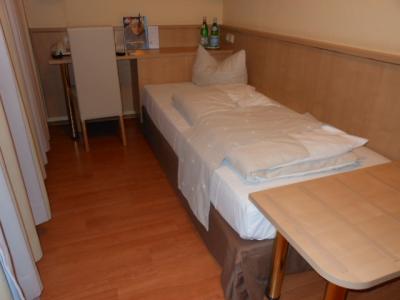 狭いが綺麗です