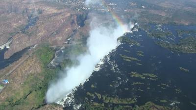 ビクトリアの滝の水量の多さに感激