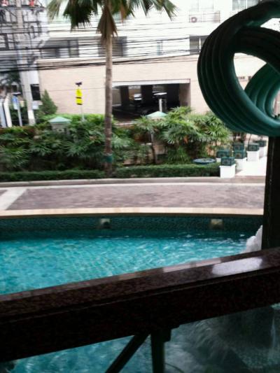 玄関でマッタリ（カフェ）