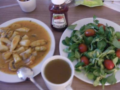 キッチン付なので簡単な料理も楽しめます。