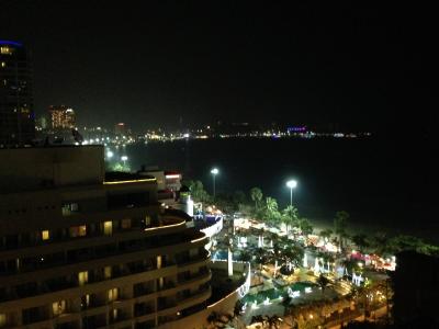オーシャンビューの部屋から夜景