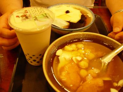 人気の豆花店、大行列で断念