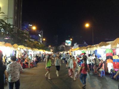 夜はさみしいが、昼間にもう一度行ってみたい。