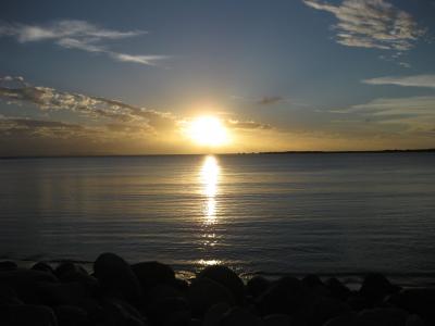 海に沈む夕日が最高です。
