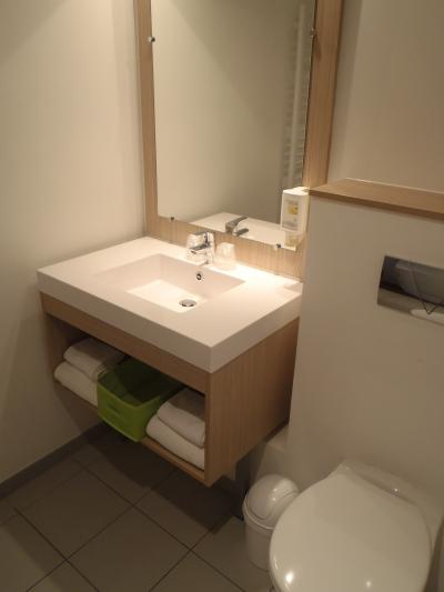 バスルーム（洗面台）