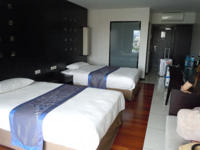 ベランダにはテーブルとチェアーがありました。