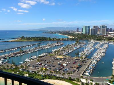 昼も夜も眺めのよい快適なラナイ