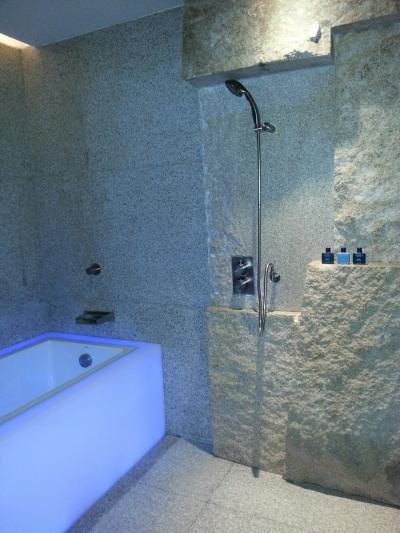 不思議な造りのバスルーム