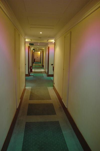 ホテル内廊下